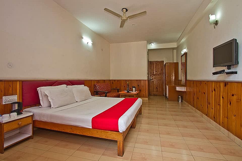 Sarthak Resort Standard Room Pine View with Balcony 2