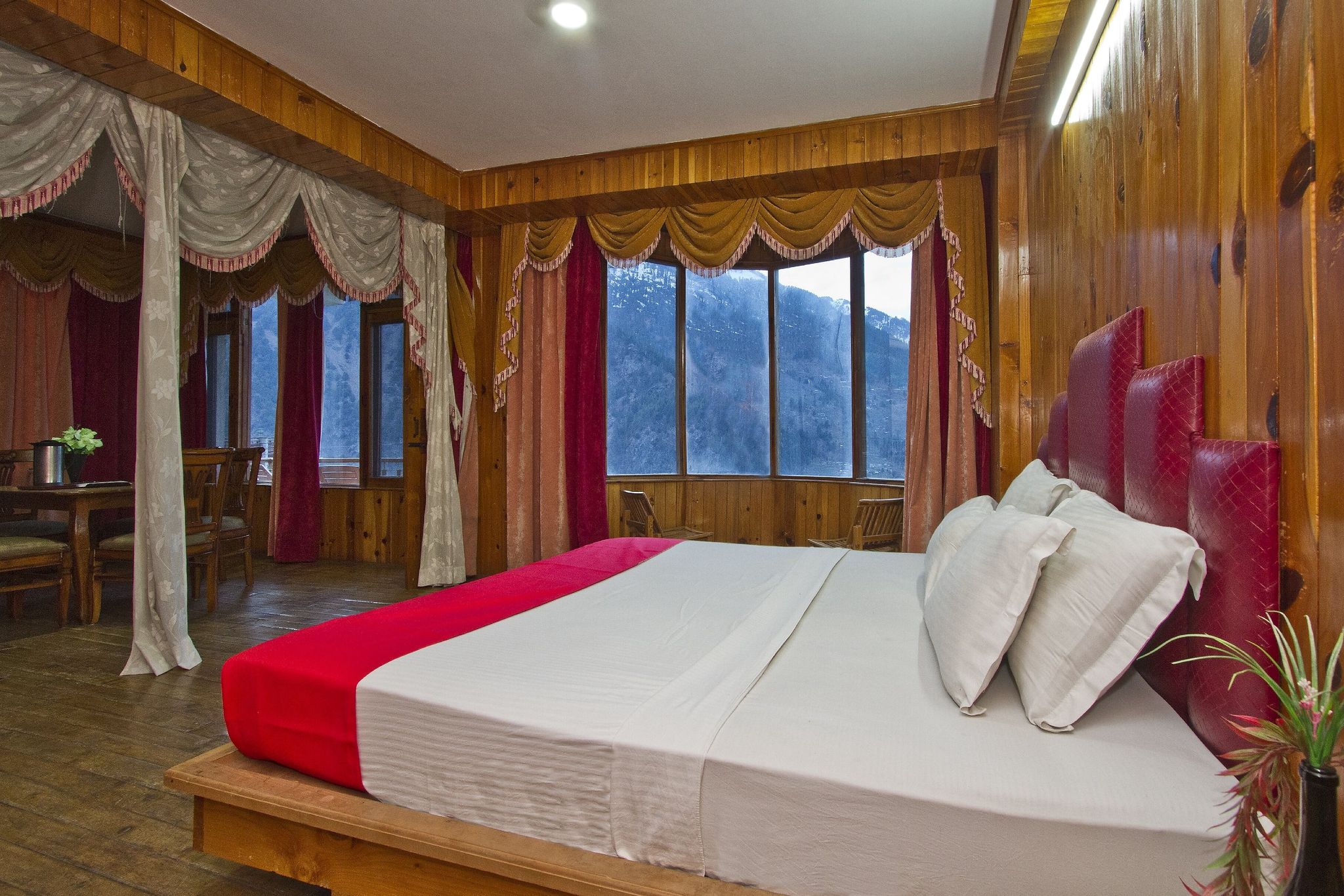 Sarthak Resort Standard Room Pine View with Balcony 4