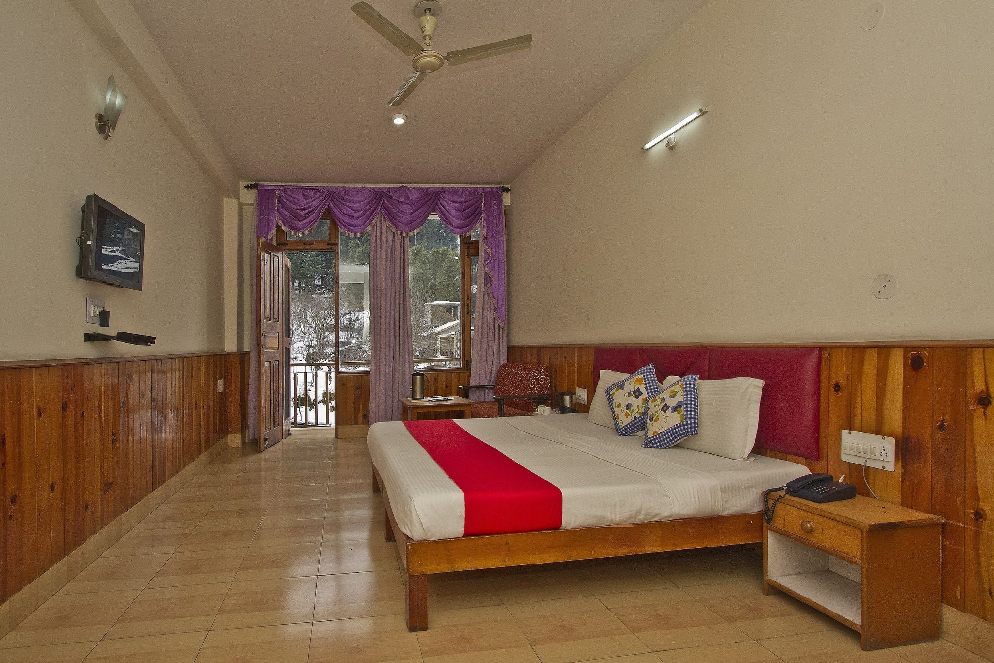 Super Deluxe Room Valley View with Balcony