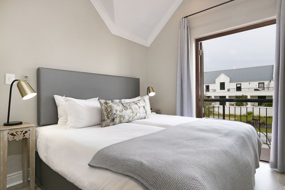 House (2 Bedrooms)