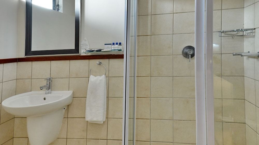 ANEW Hotel Ocean Reef Zinkwazi Suite, Garden View 8