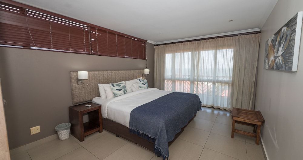 ANEW Hotel Ocean Reef Zinkwazi Suite, Ocean View 2