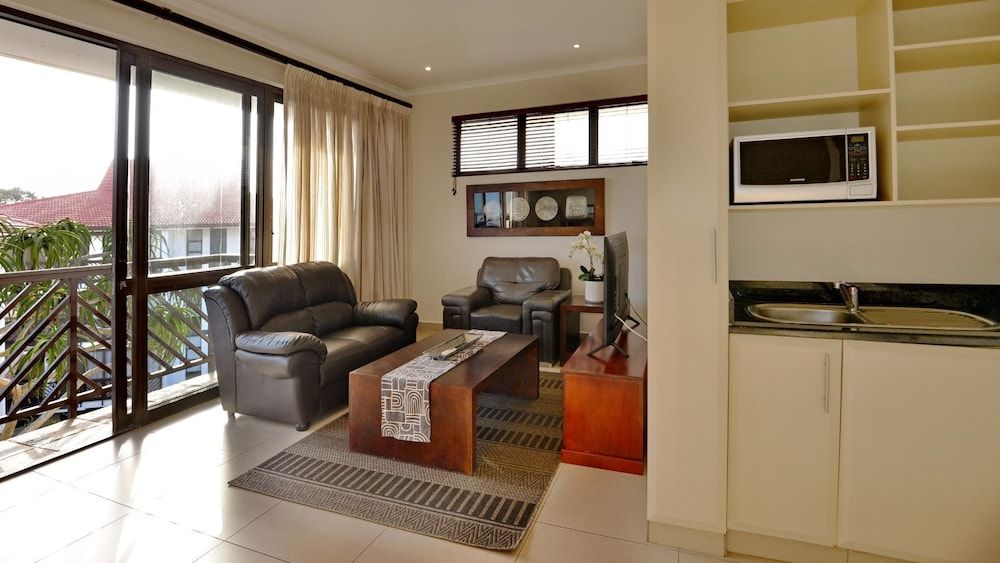 ANEW Hotel Ocean Reef Zinkwazi Suite, Garden View 11