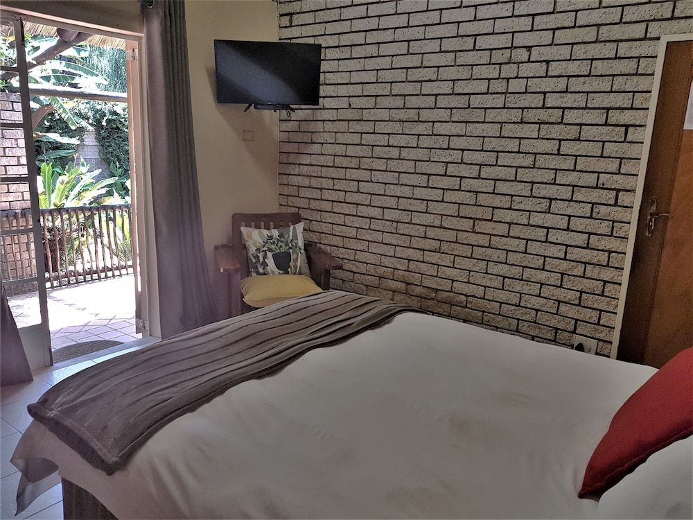 Lions Guesthouse Standard Double Room 4