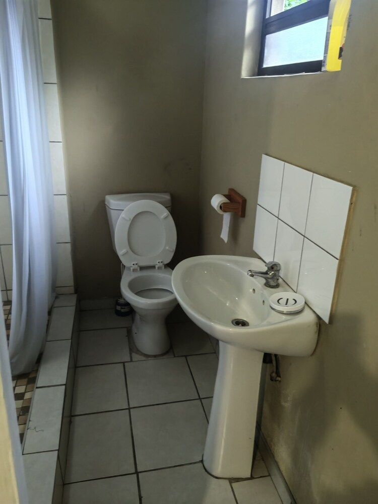 Unami Self-catering Accommodation Deluxe Double Room 4