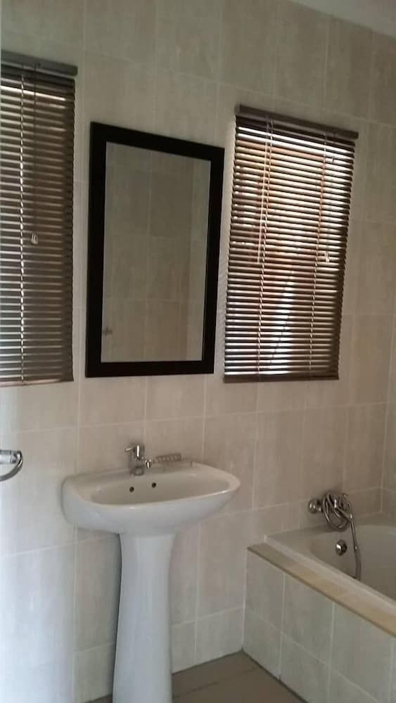 Alicia's B&B House 7