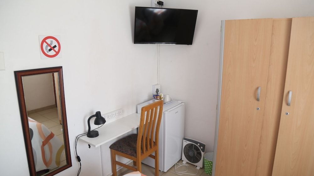 Roba Monakedi Guest Lodge Double Room 9