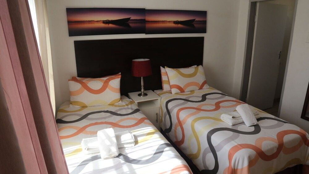 Roba Monakedi Guest Lodge Twin Room 5