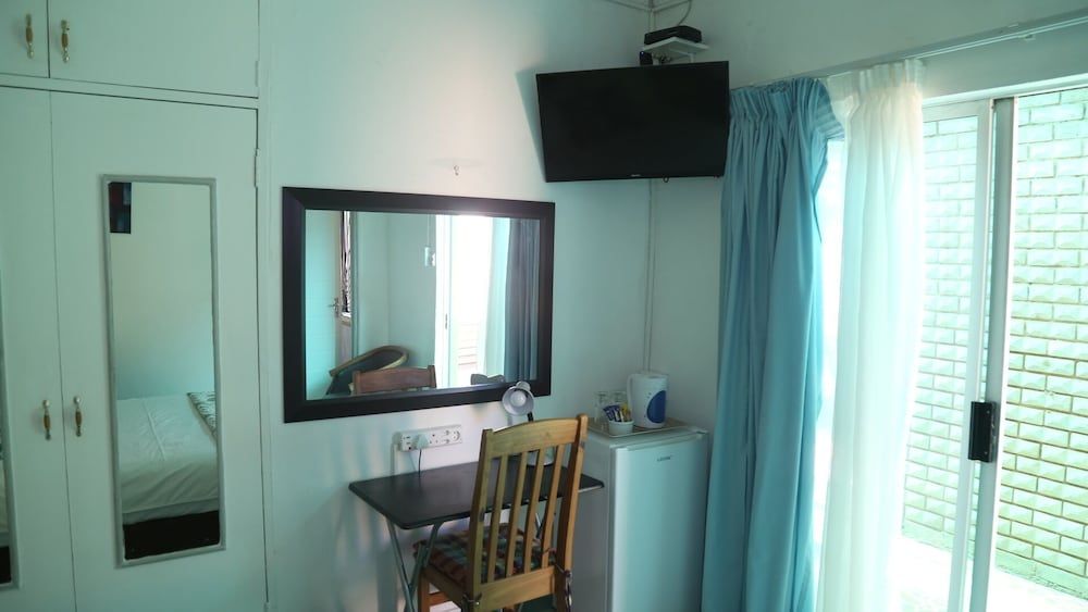 Roba Monakedi Guest Lodge Double Room 8