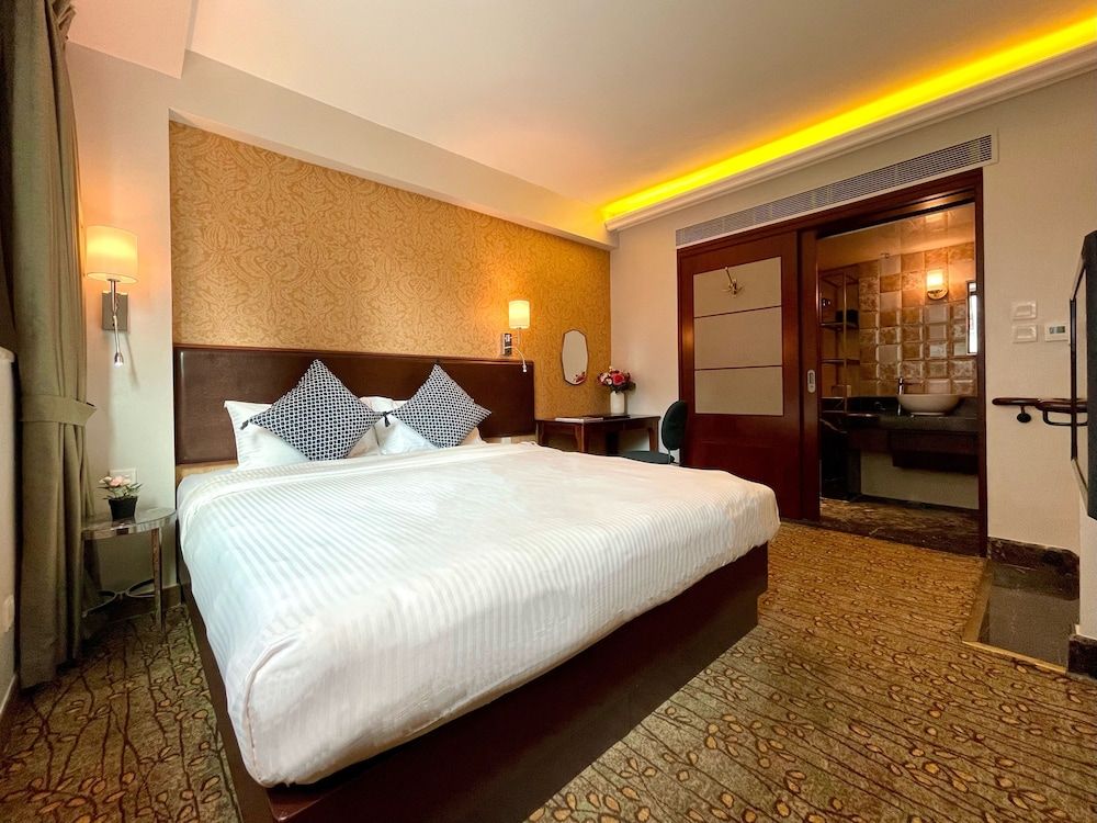 undefined Lander Grand Hotel