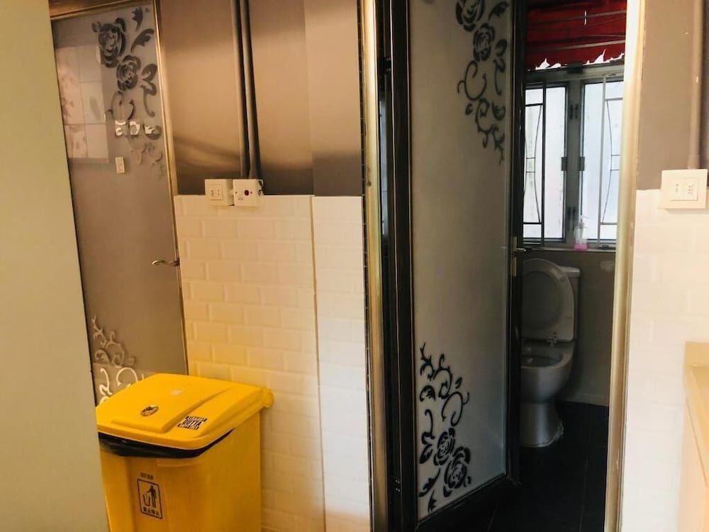 Hi Backpackers - Hong Kong Hostel Group Shared Dormitory, Mixed Dorm (1 Bed in 10-Bed) 12