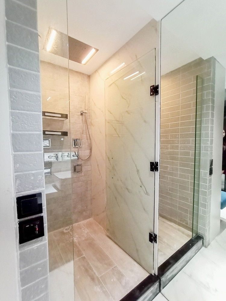 Inotel Suite Premium Seaview Double Room w/ Balcony 12