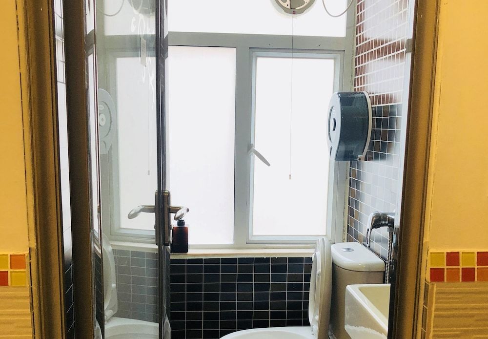 ChungKiu Come Inn Double Room 5