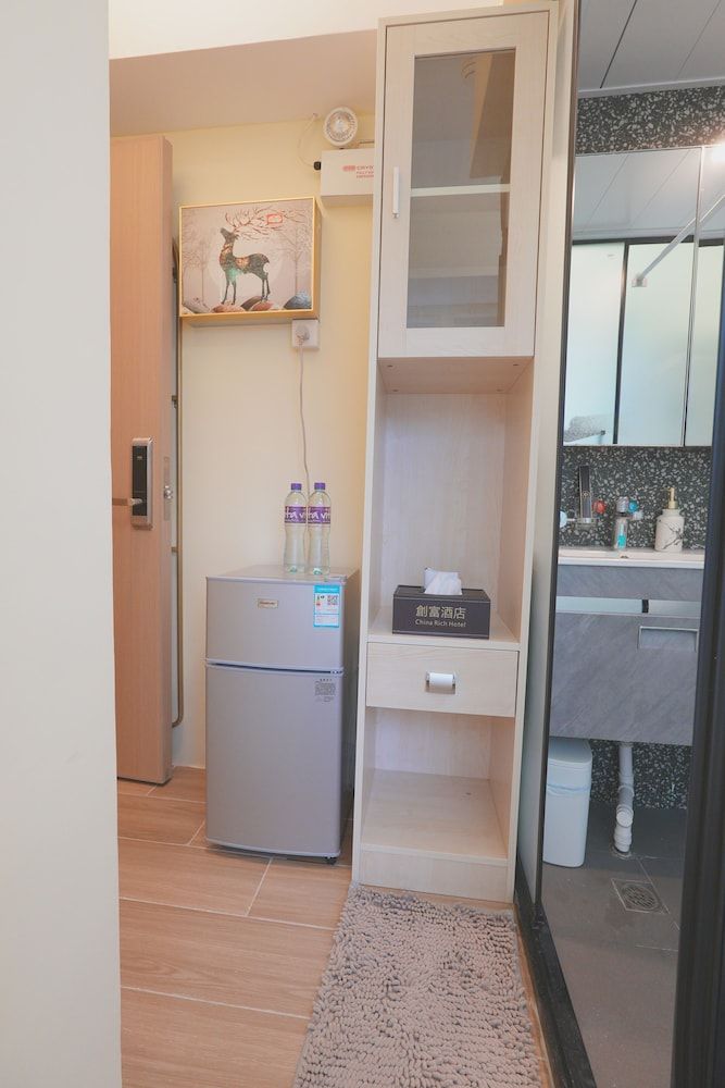 China Rich Hotel Standard Double Room, Non Smoking 4