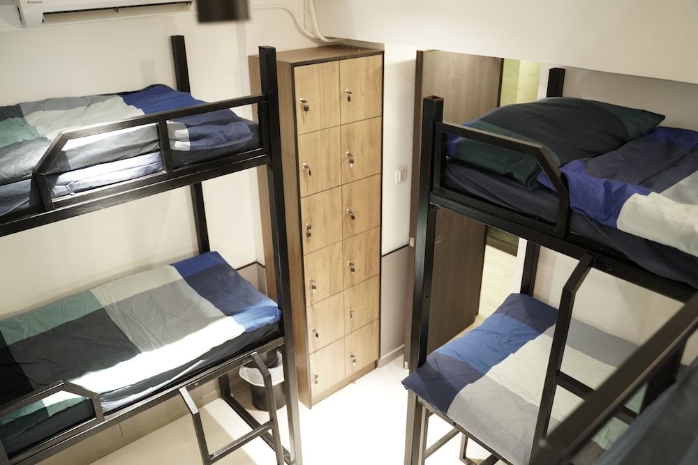 undefined Zzz Lounge - Hostel 8