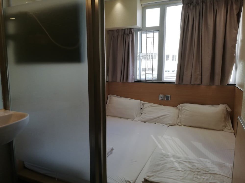 China Guest House Comfort Triple Room, Multiple Beds 2
