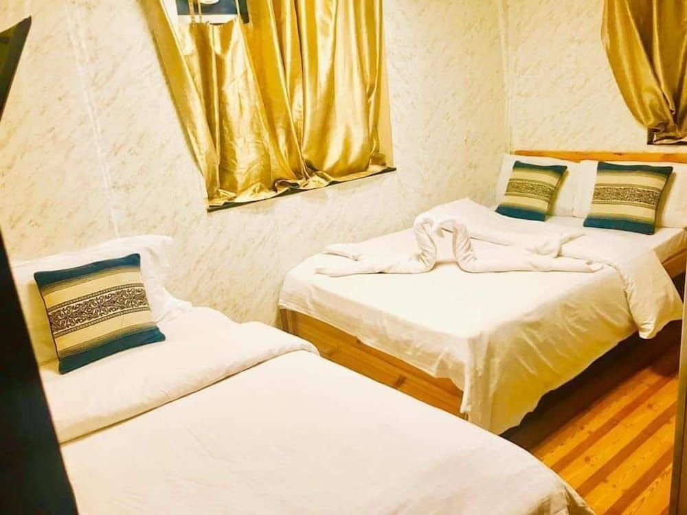 Southerast Asia Guesthouse Family Triple Room 6