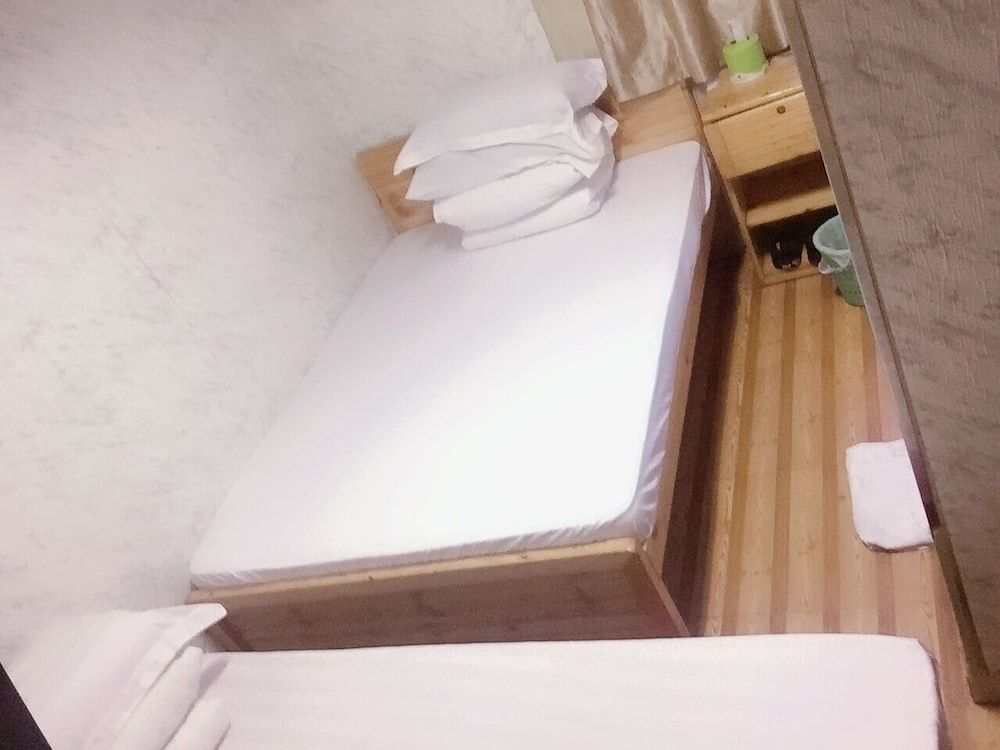 Southerast Asia Guesthouse Family Triple Room 4