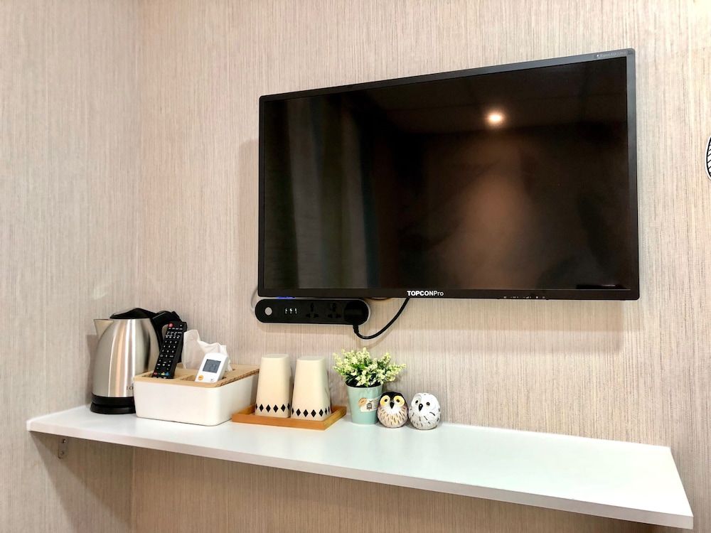 Owl Hostel Classic Twin Room 3