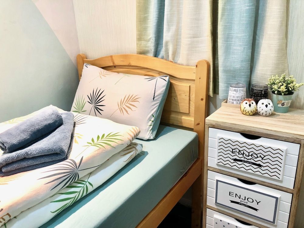 Owl Hostel Classic Single Room 8