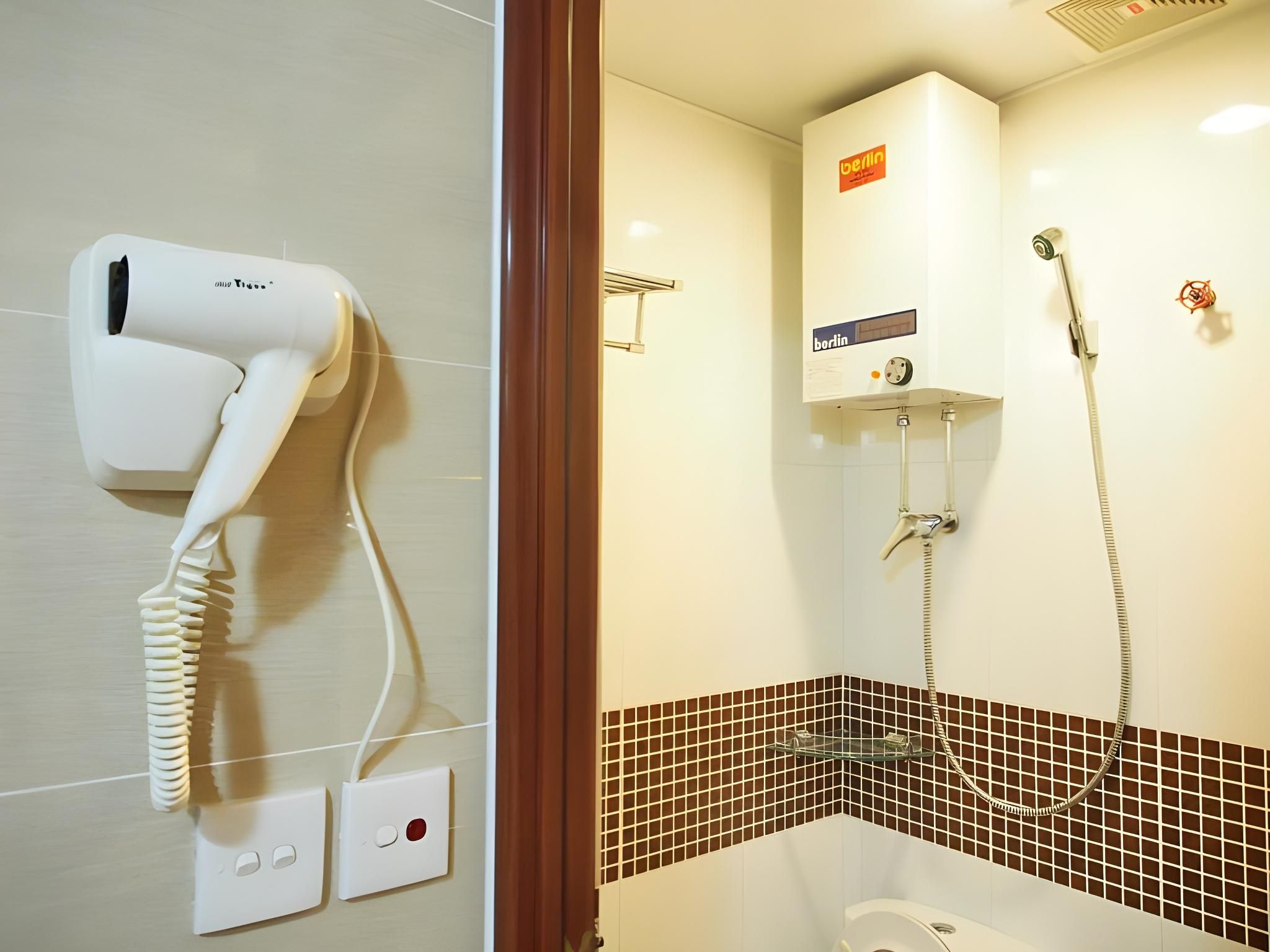 undefined Pacific Lodge 4