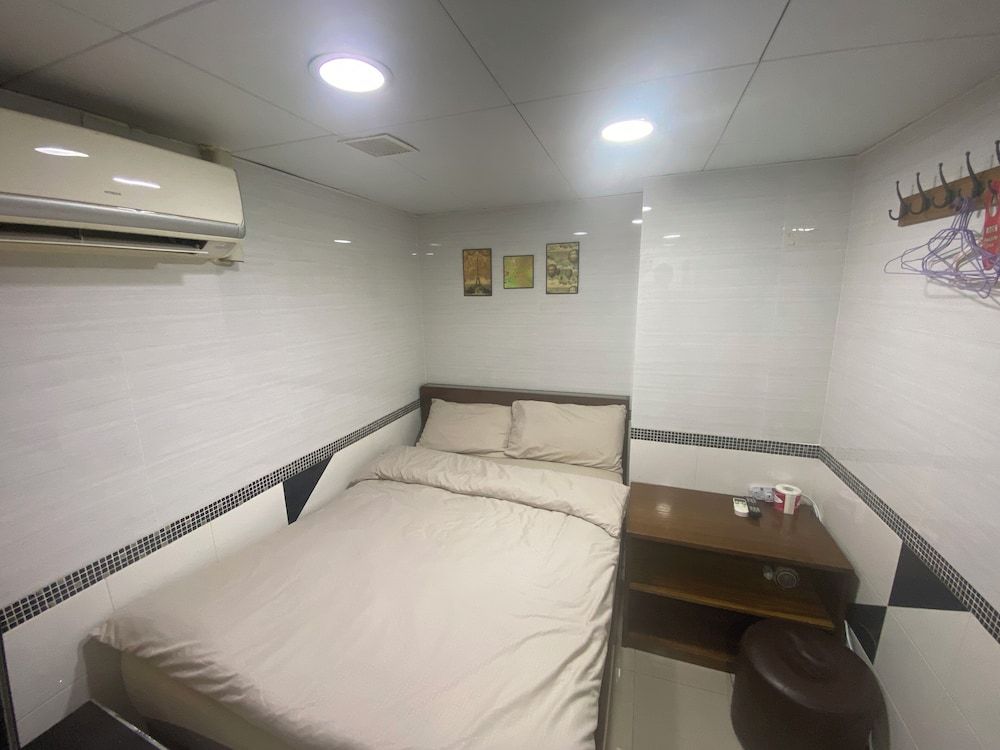 Best Hotel Basic Double Room 11