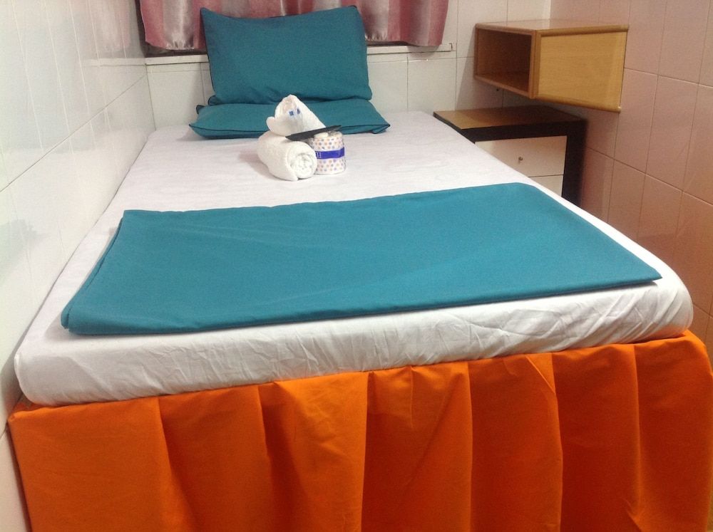 Golden Guest House Comfort Single Room 3