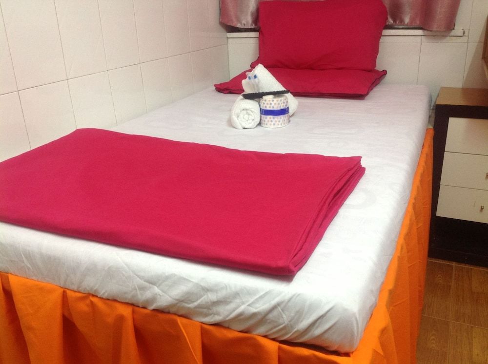 Golden Guest House Comfort Single Room 2