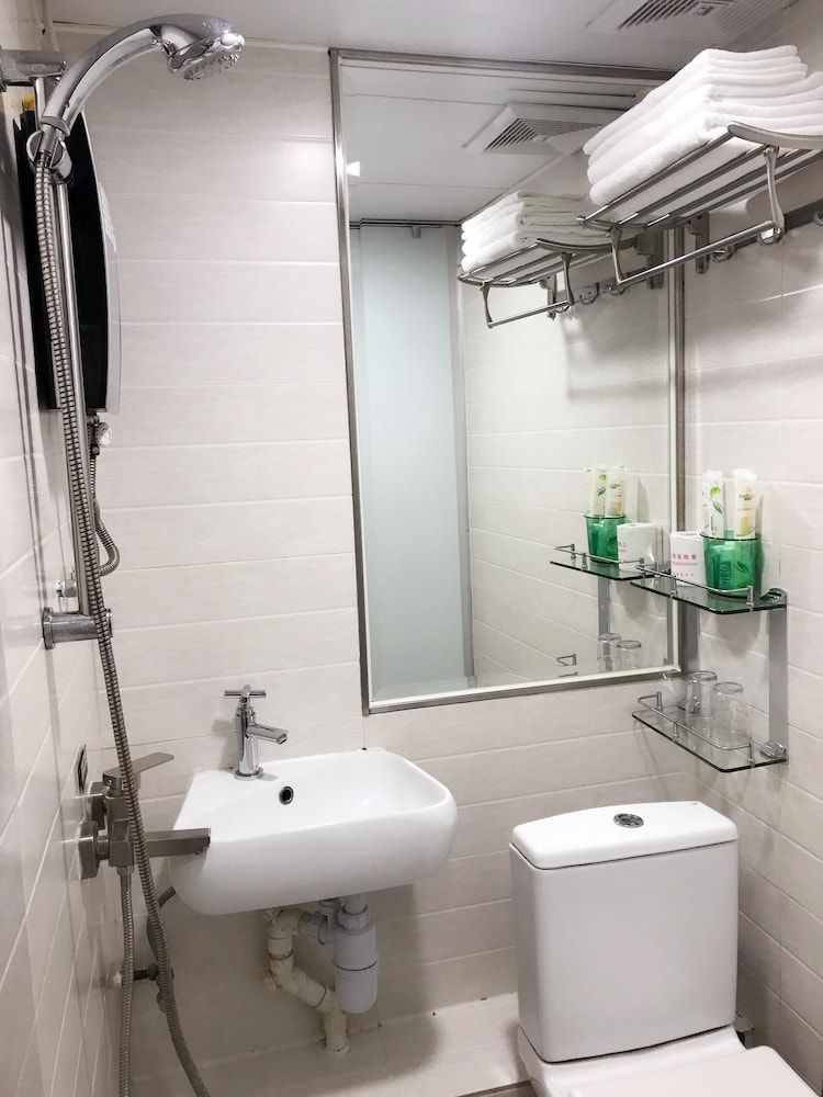 AA Inn Superior Double Room, 1 Queen Bed 4