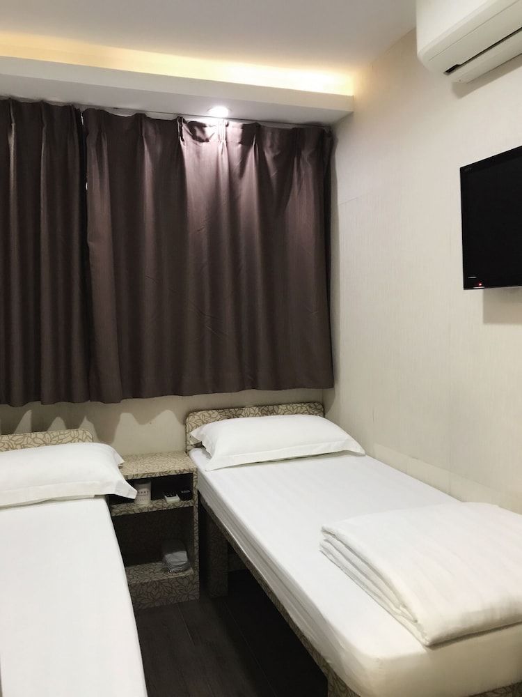 AA Inn Elite Twin Room, Multiple Beds 2