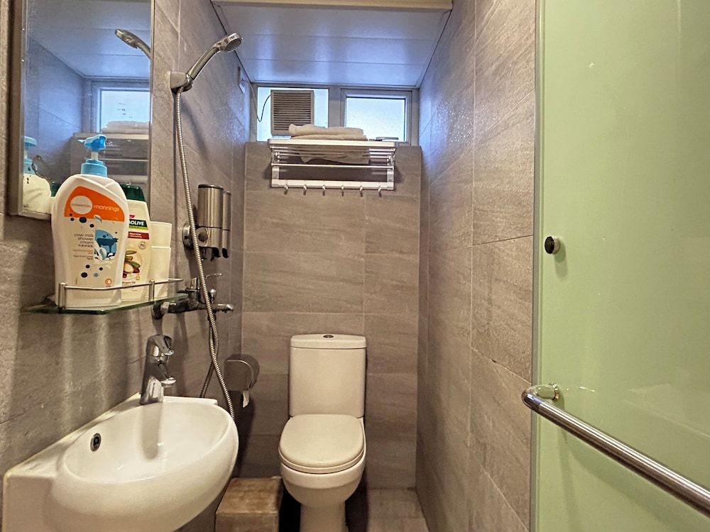 POP E INN Standard Twin Room 12