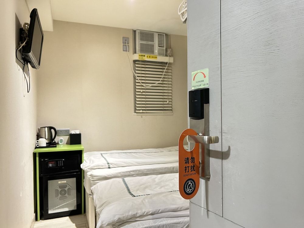 POP E INN Standard Twin Room 15