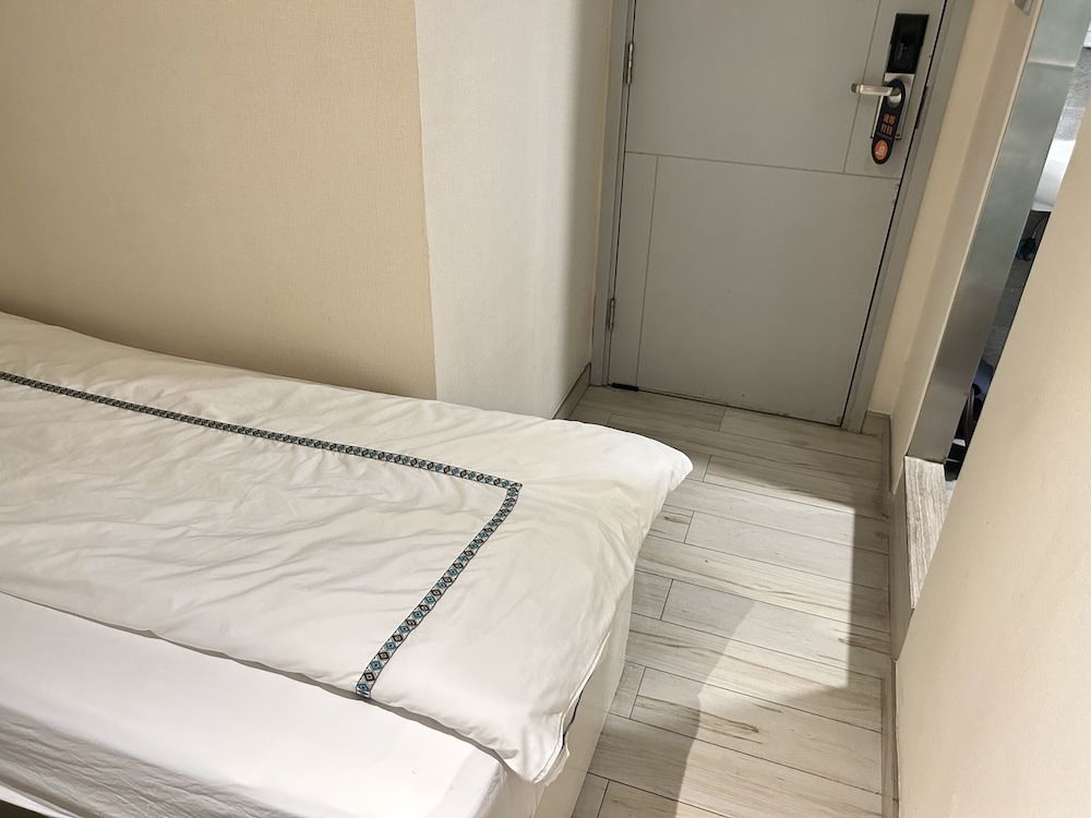 POP E INN Standard Twin Room 3