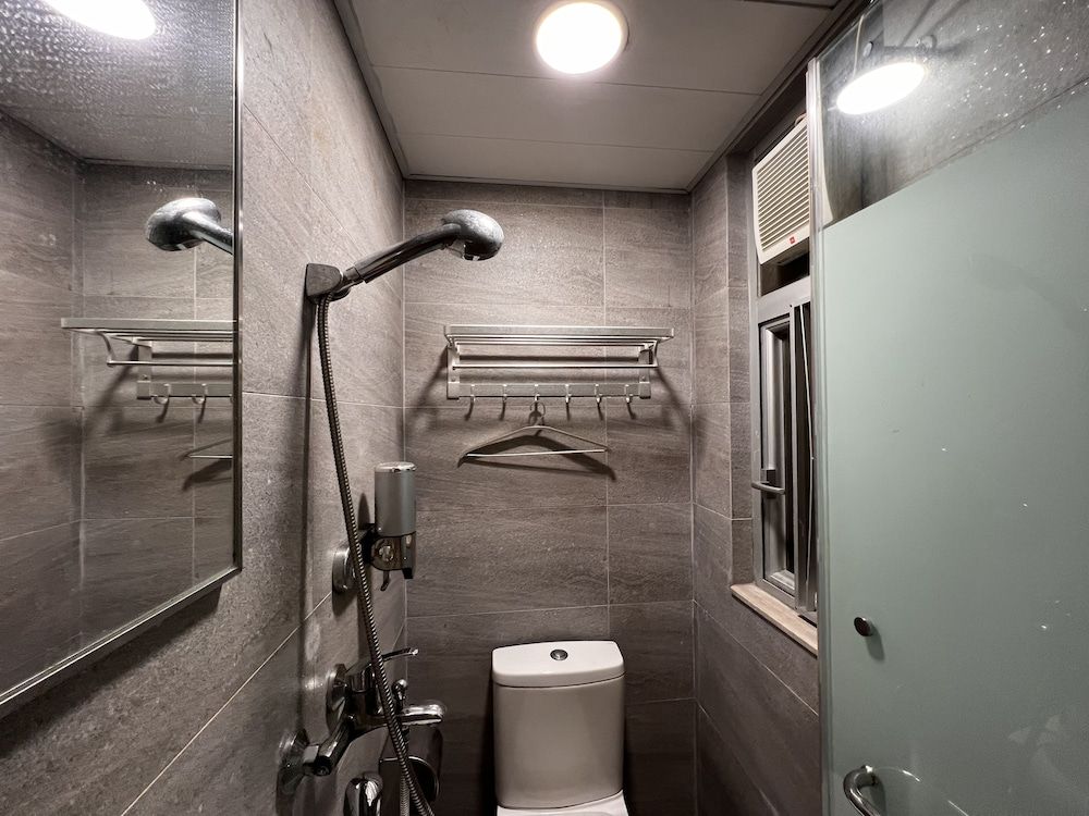 POP E INN Standard Twin Room 6