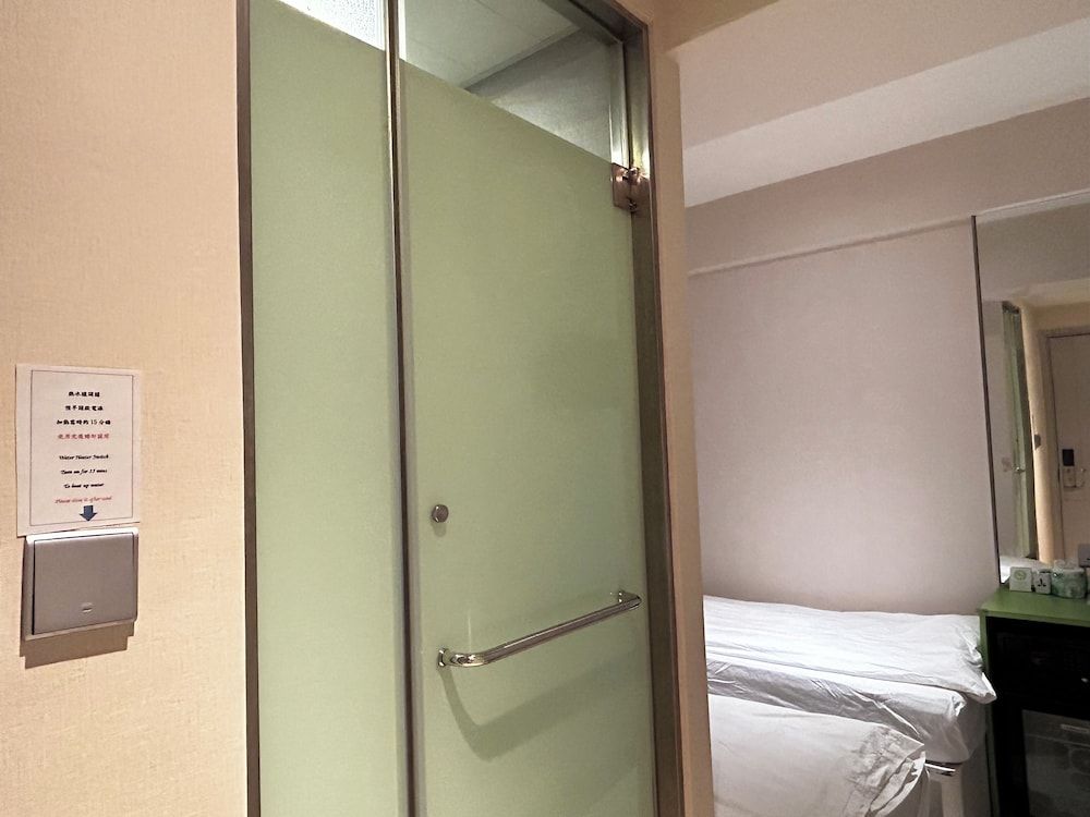 POP E INN Standard Twin Room 14