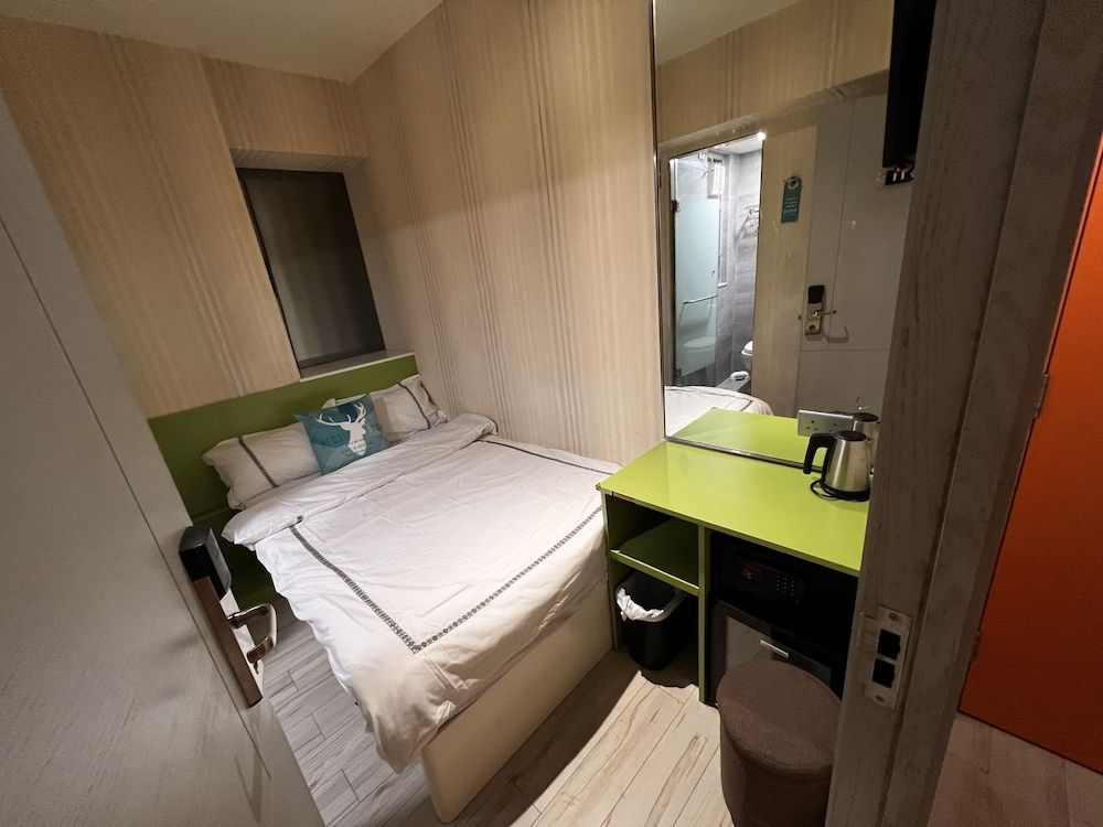 undefined POP E INN 8