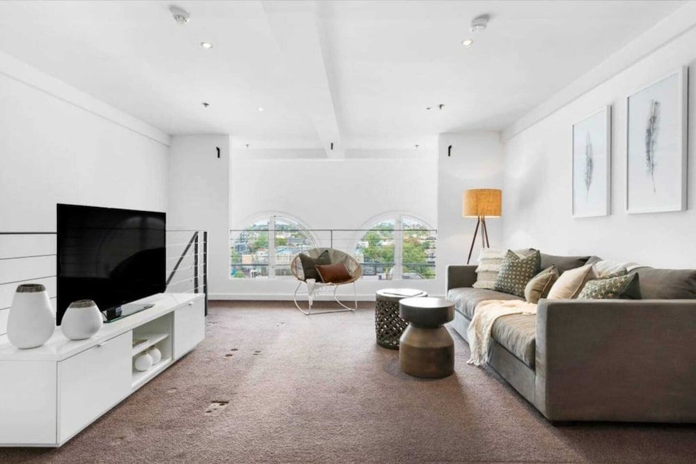 Basic Apartment, Multiple Beds