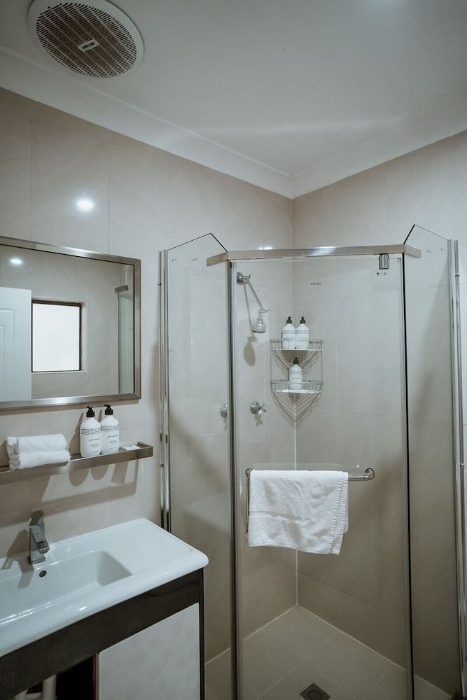 The Lodge Jamberoo Twin Room 7