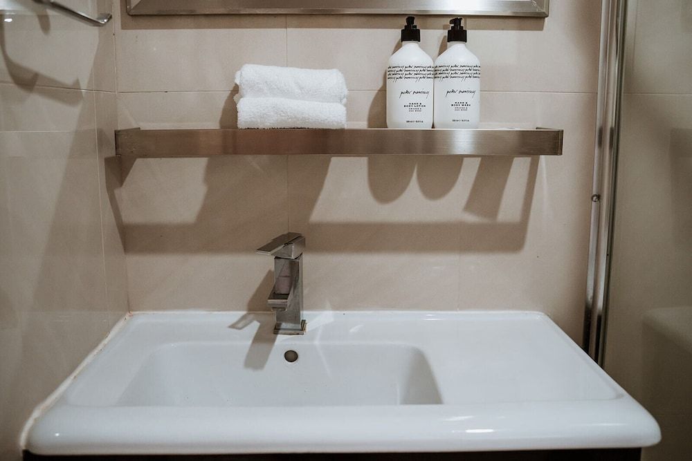 The Lodge Jamberoo Twin Room 8