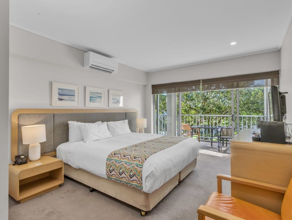Two Bedroom Dual-Key Spa Suite