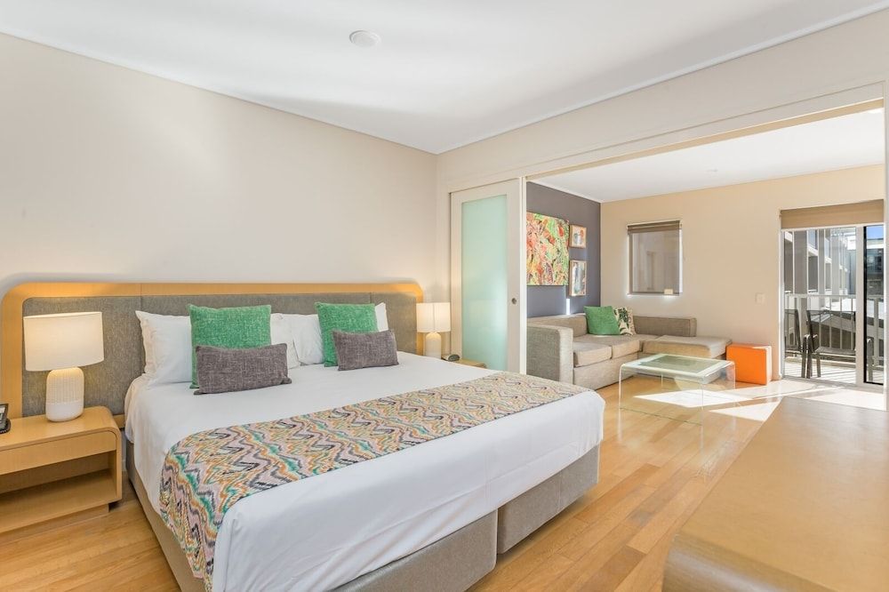 One Bedroom Spa Suite with Pool View
