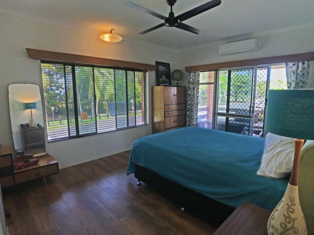 Signature House, 2 Queen Beds, Beach View