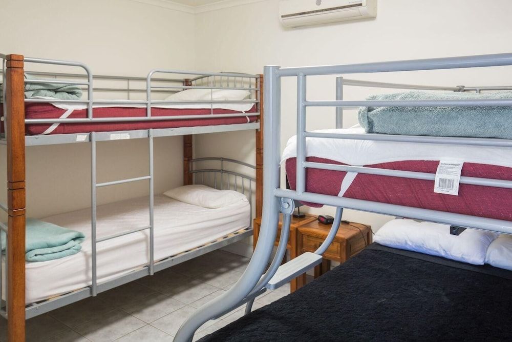 Tasman Holiday Parks-Cairns Cool Waters 2 Bedroom Motel Unit (2BR)