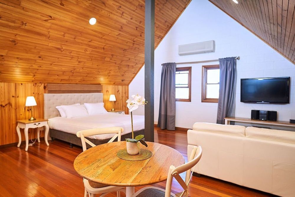 Wandin Valley Estate Hannah's Loft 2