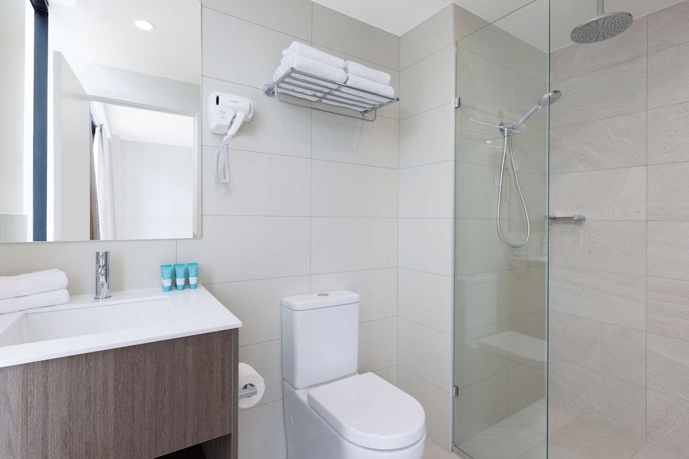 Best Western Queen Victoria Market Hotel Executive Room, Multiple Beds, Non Smoking, City View 4