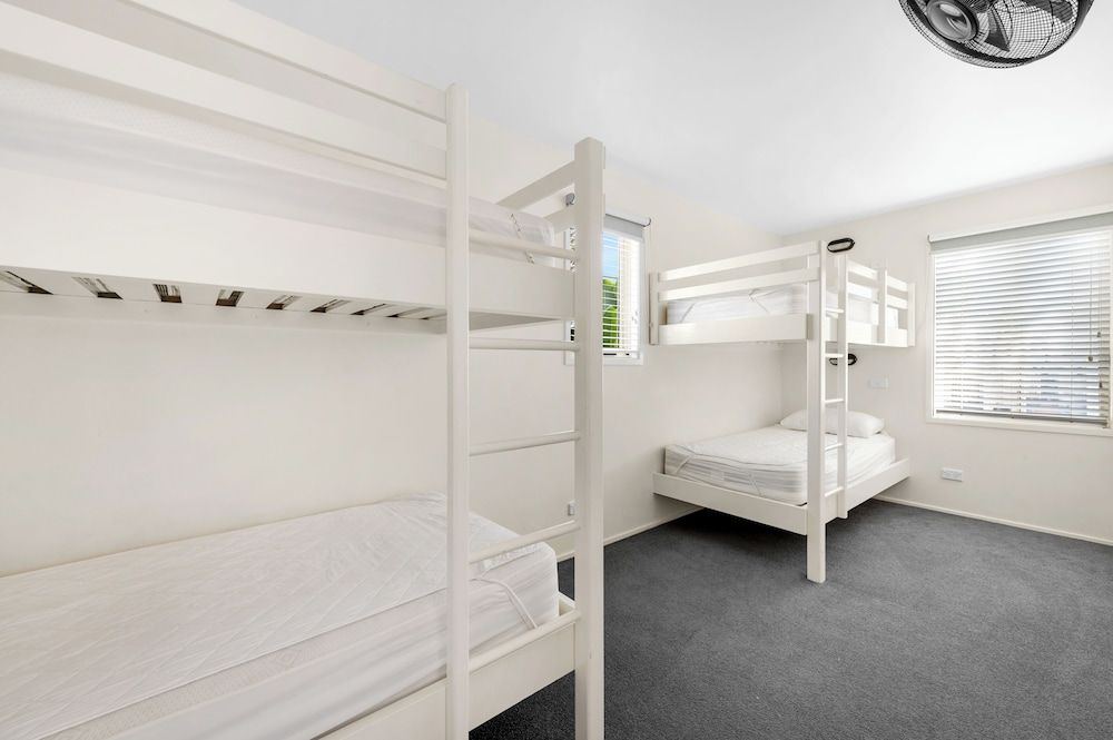 Mountain View Resort Deluxe Cabin 2