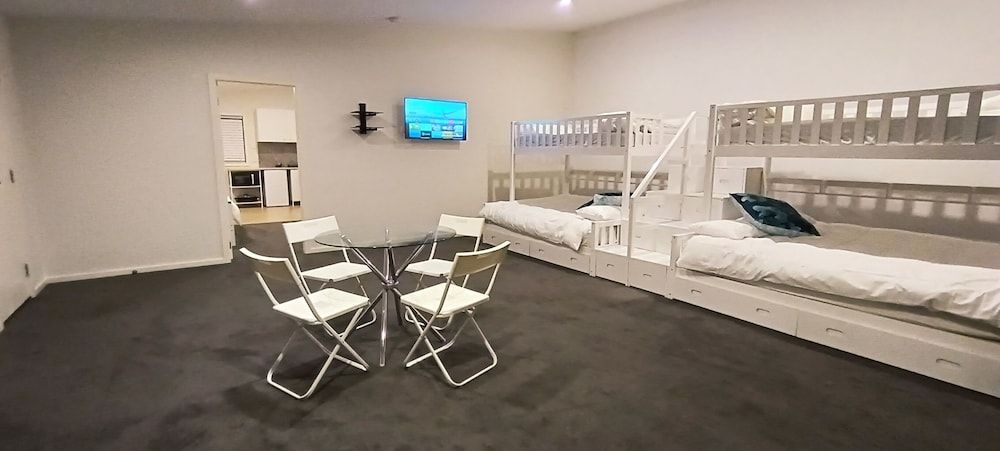 The Berri Bubble Lodge Family Room 19