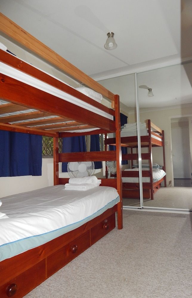 Wynnum By The Sea: 3-Bedroom House