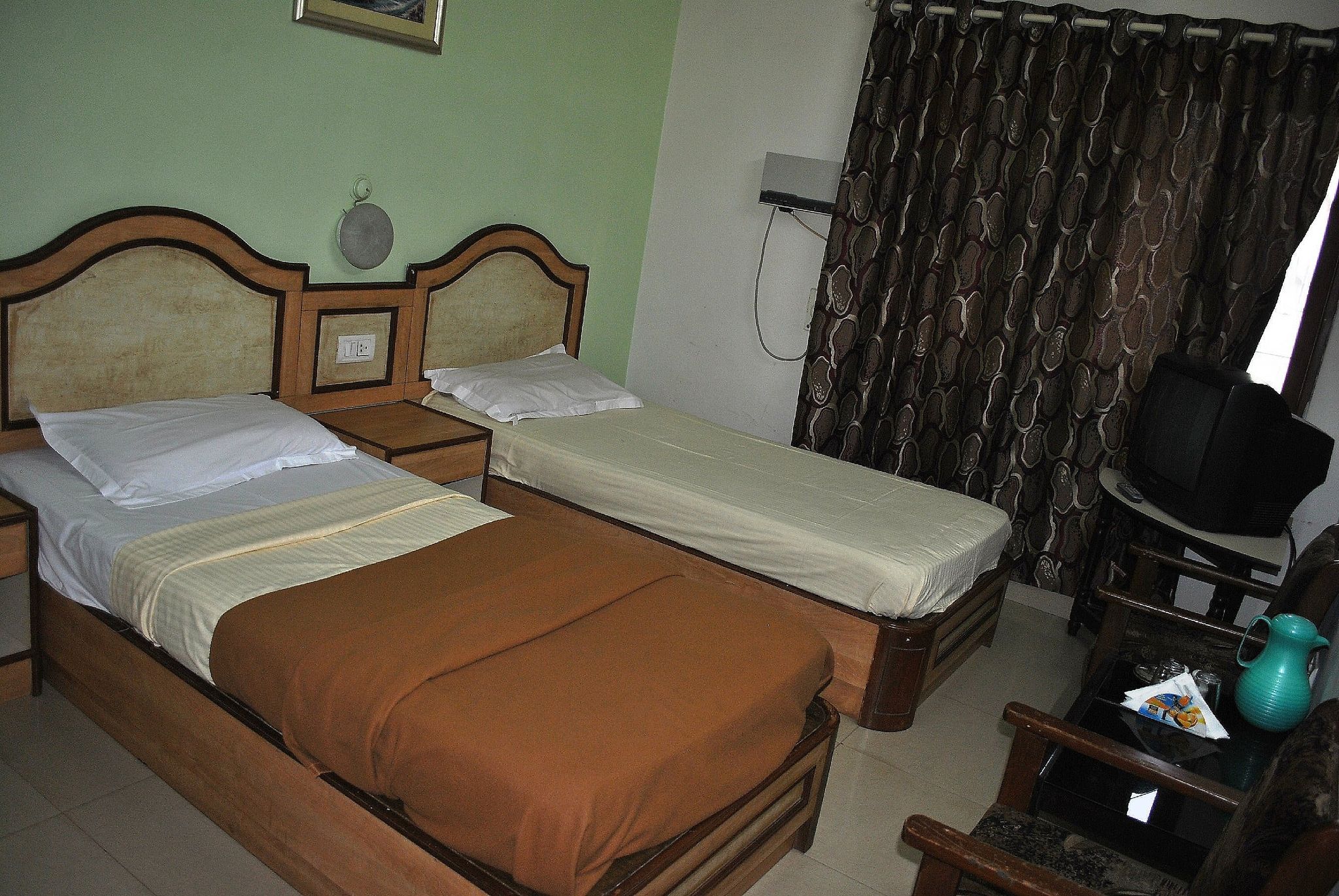 Hotel La Flor NON AC DELUXE 2