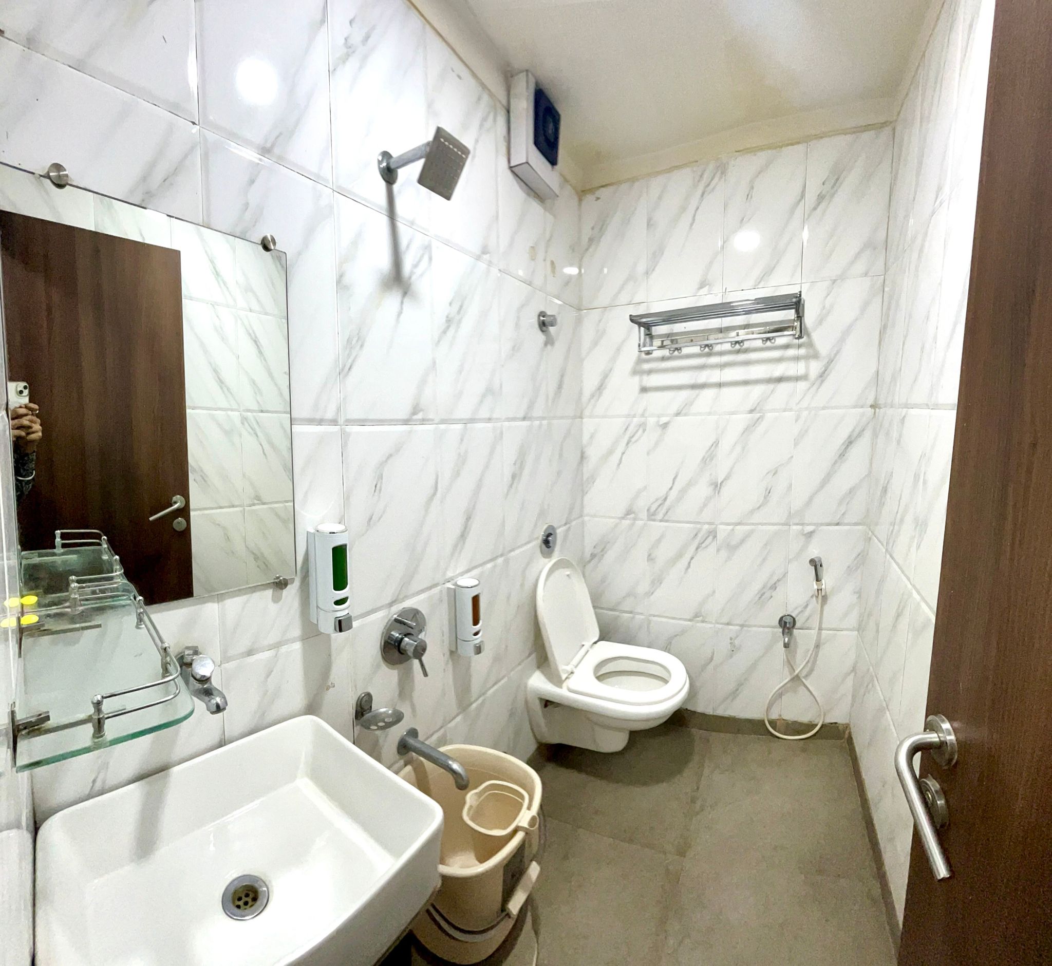 Hotel Sai Chhatra Double Bed Room A.C 4